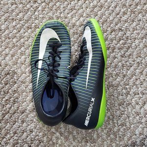 Nike mericurial youth soccer shoes